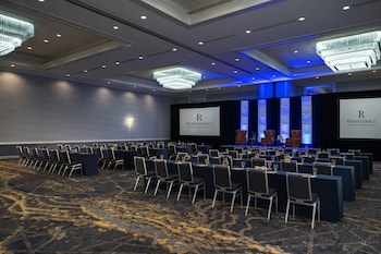 renaissance columbus downtown hotel