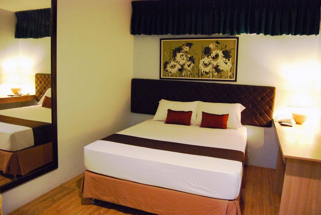 Capitol Central Hotel And Suites,Cebu City>>Cebu,3 star
