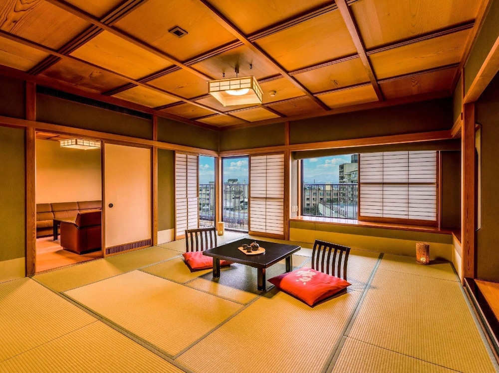 ooedo onsen monogatari premium kaga maruya