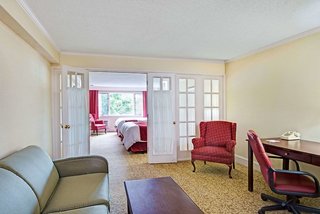 Ramada By Wyndham Seekonk Providence Area,East Providence>>Bristol,3 star