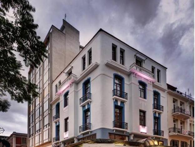 colors central ladadika