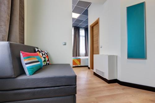 colors central ladadika