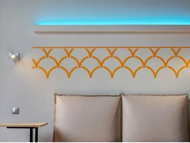 colors central ladadika