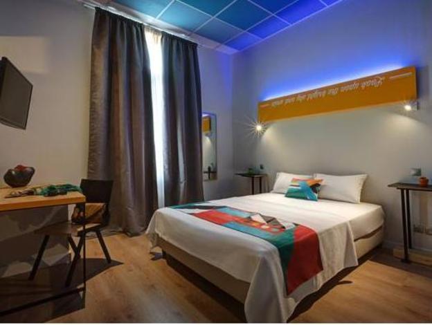 colors central ladadika