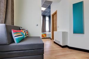 colors central ladadika