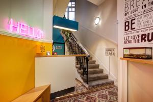 colors central ladadika