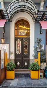 colors central ladadika