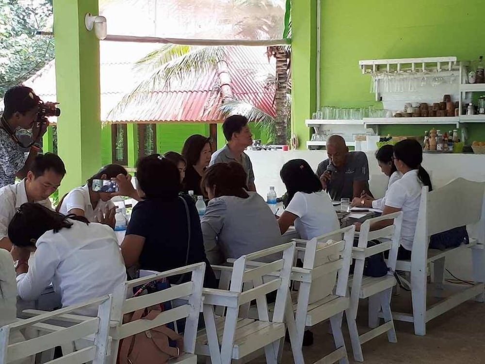 phayam coconut beach resort