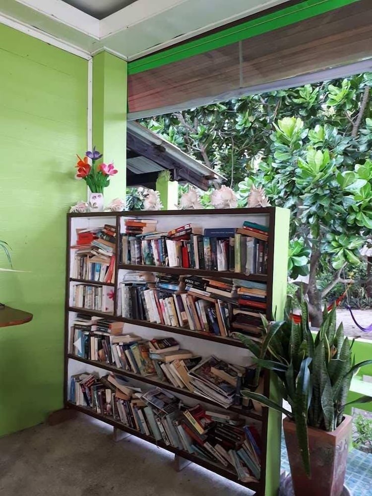 phayam coconut beach resort