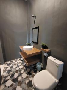 phayam coconut beach resort