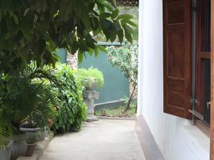 happy banana hotel and restaurant