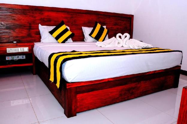 happy banana hotel and restaurant