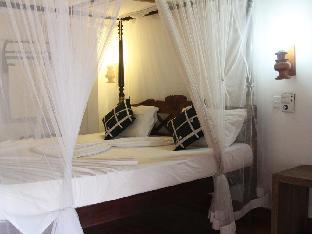 happy banana hotel and restaurant