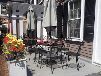 concords colonial inn