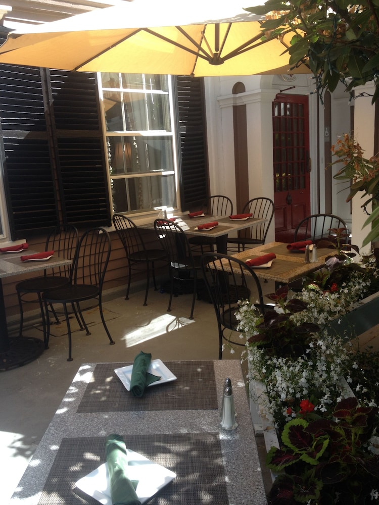 concords colonial inn