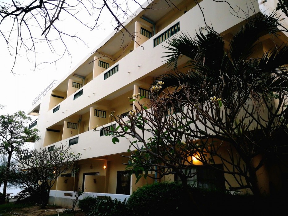 aow noi sea view resort
