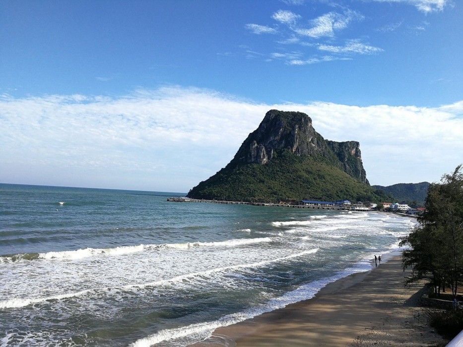 aow noi sea view resort