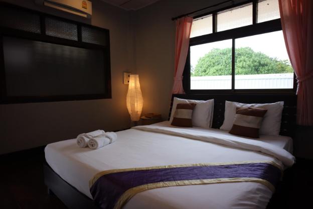 marina hut guest house