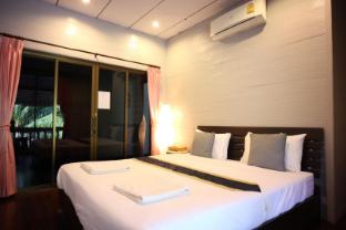 marina hut guest house