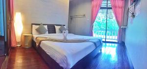 marina hut guest house
