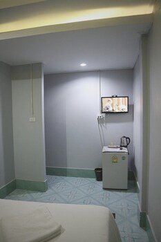 marina hut guest house