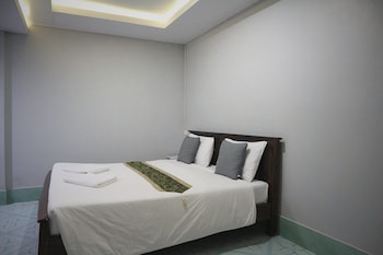 marina hut guest house