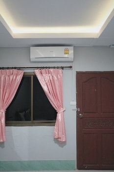 marina hut guest house