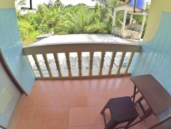 marina hut guest house
