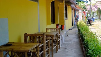 marina hut guest house