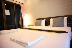marina hut guest house