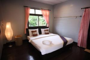 marina hut guest house
