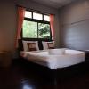 marina hut guest house