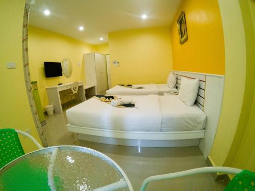 holland resort phuket