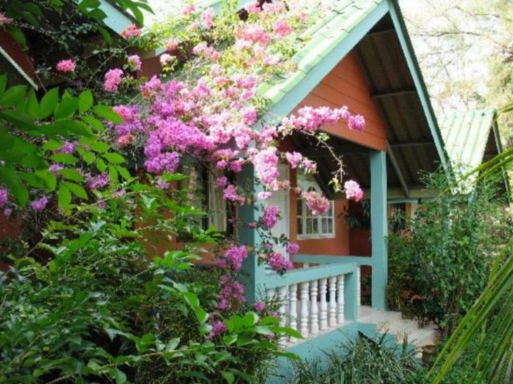 mairood resort