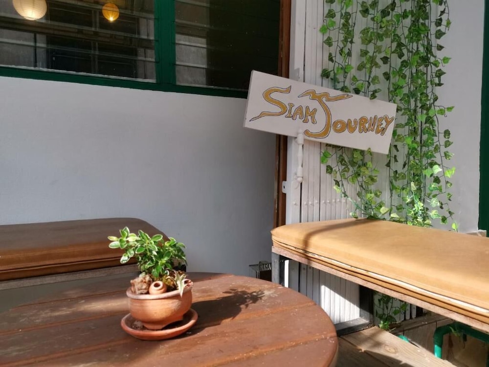 siam journey guesthouse hostel