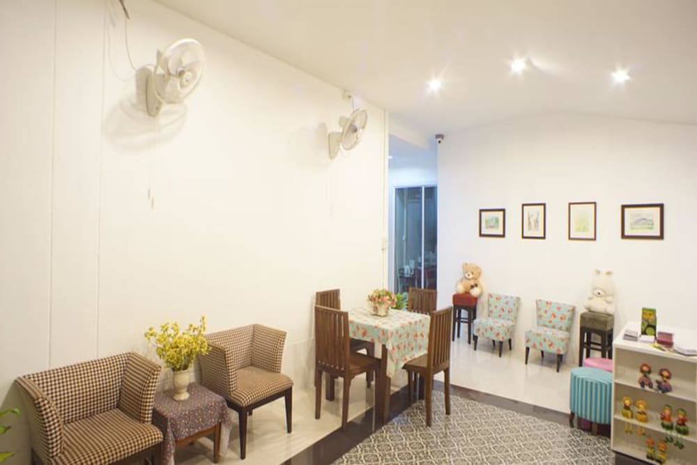 the grace house chiangmai hostel