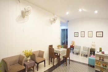 the grace house chiangmai hostel