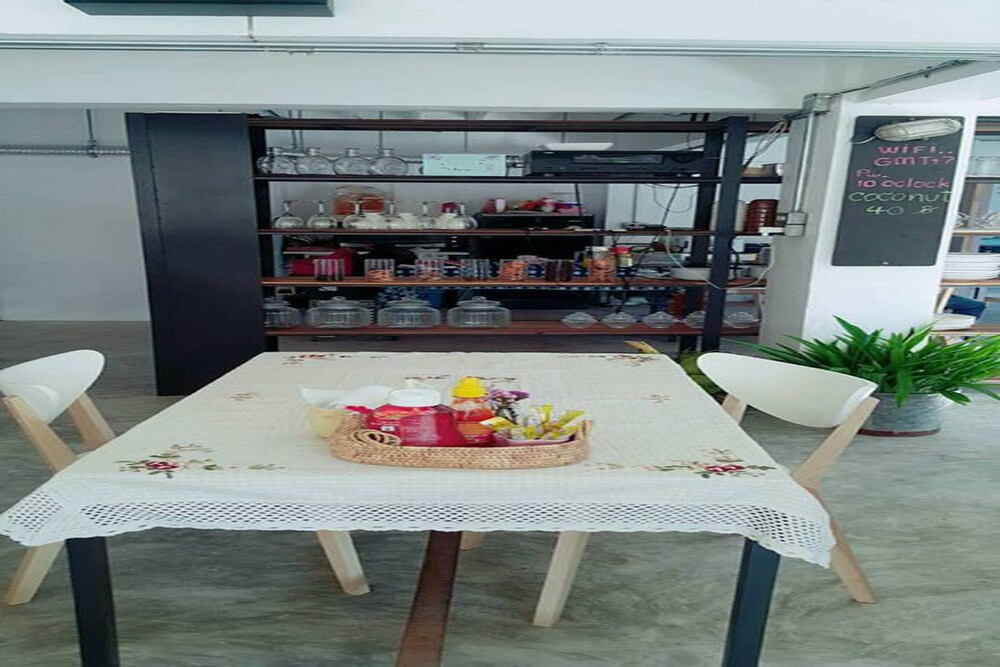 the grace house chiangmai hostel