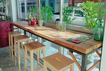 the grace house chiangmai hostel