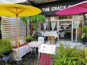 the grace house chiangmai hostel