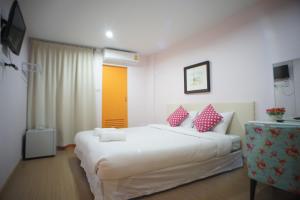 the grace house chiangmai hostel