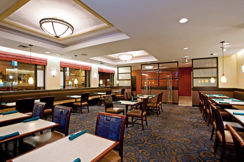 holiday inn and suites winnipeg downtown by ihg