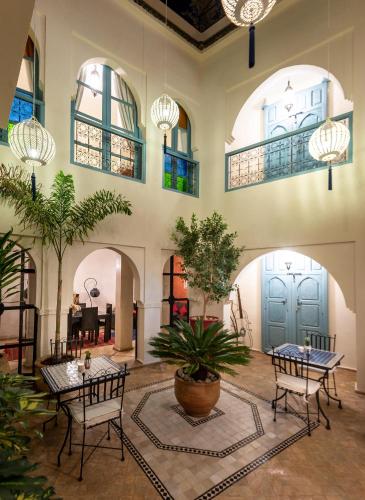 riad lorange bleue