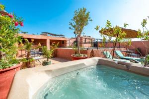 riad lorange bleue