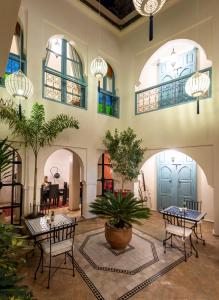 riad lorange bleue