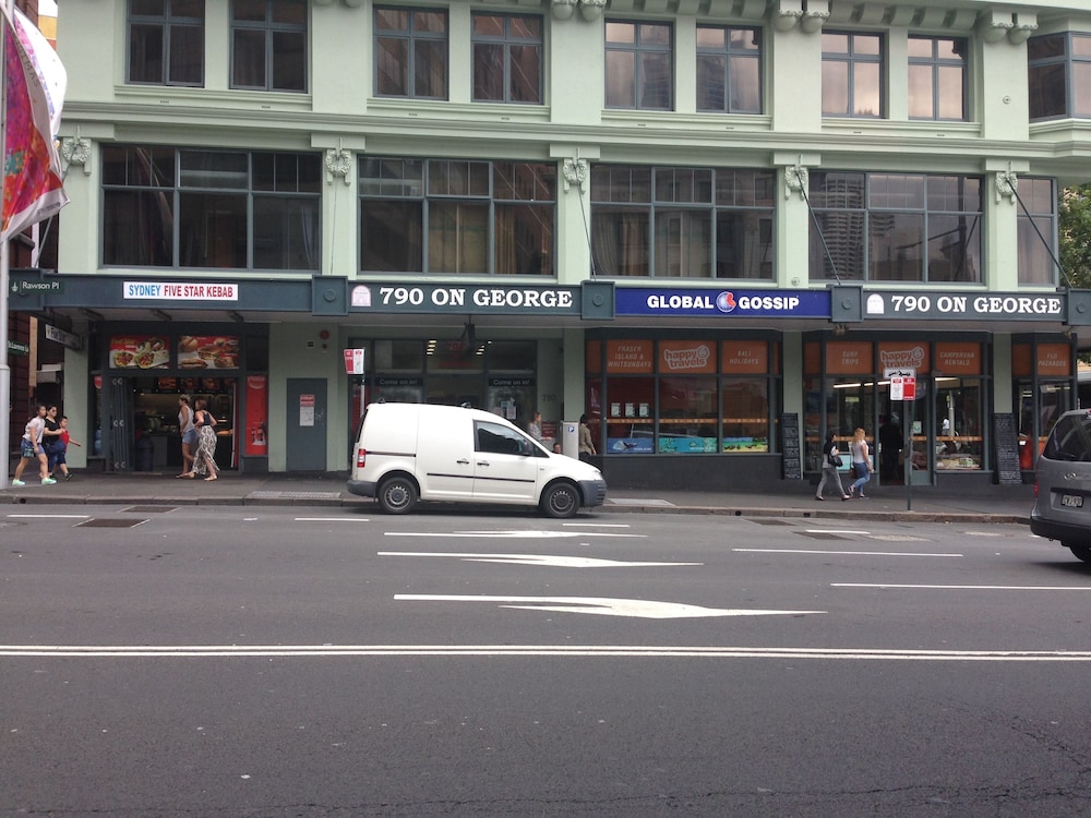 790 on george backpackers