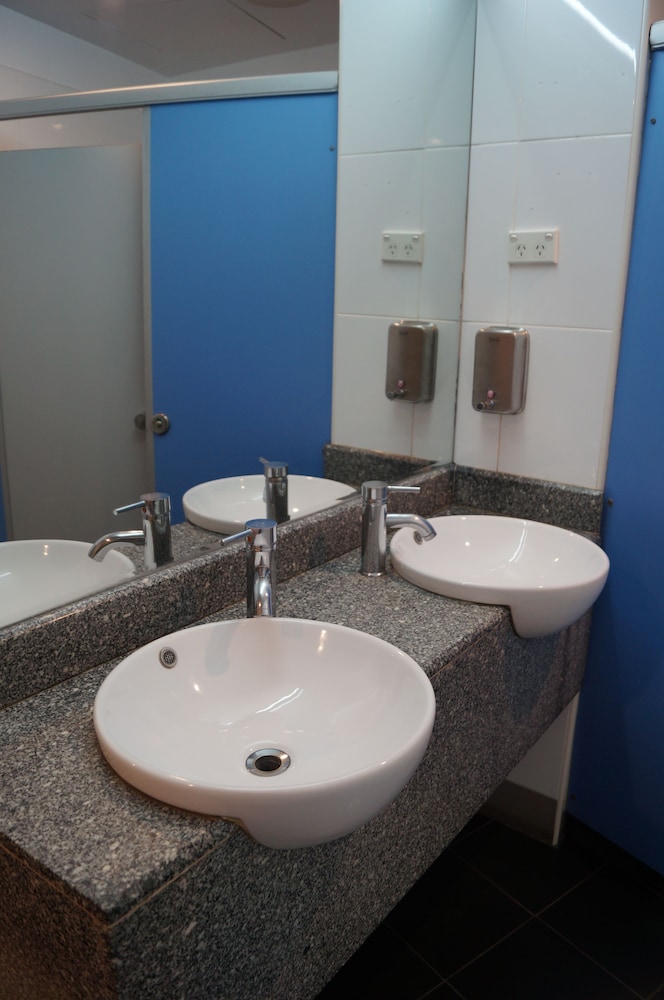 790 on george backpackers