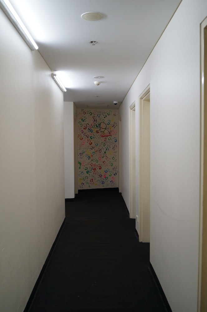 790 on george backpackers