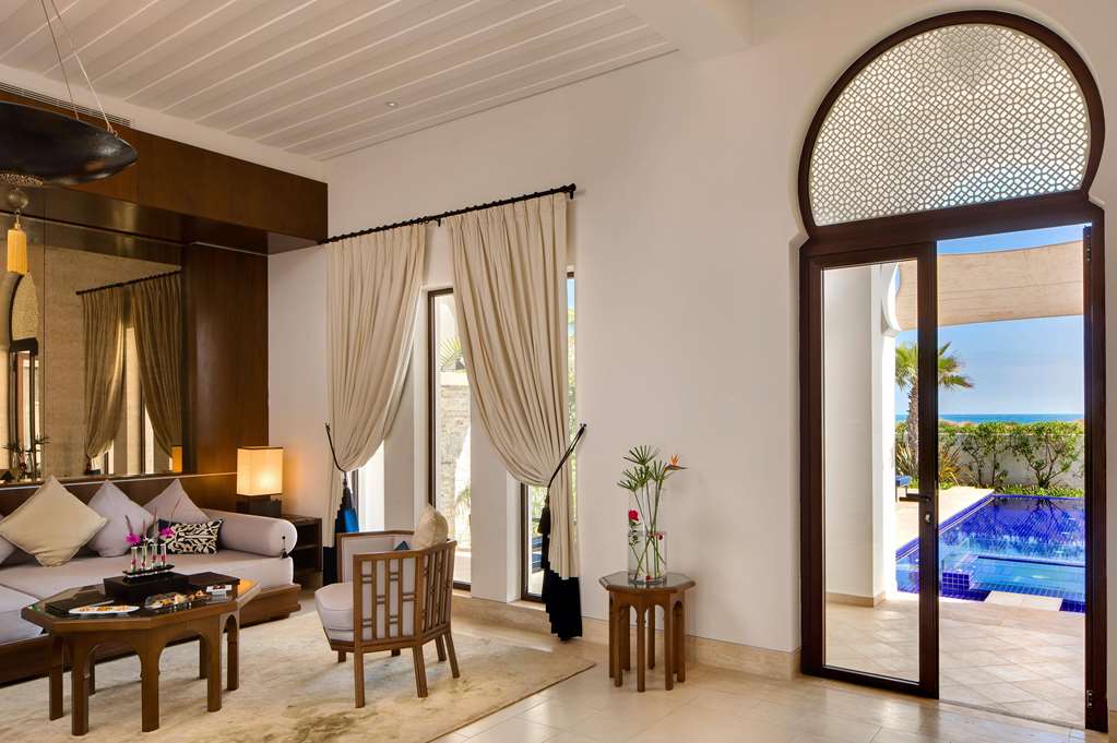 banyan tree tamouda bay