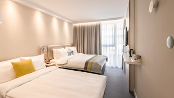 Holiday Inn Express Hotel & Suites Schulenburg By Ihg,Eagle Lake>>Columbus,3 star